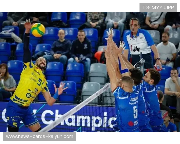 排球欧冠大战：土耳其队尖叫庆祝晋级