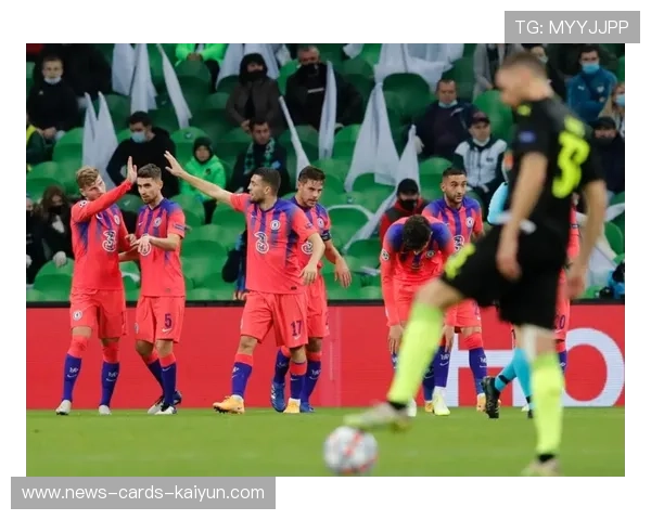 切尔西靠边路衔接频频突入对方禁区,配合更流畅