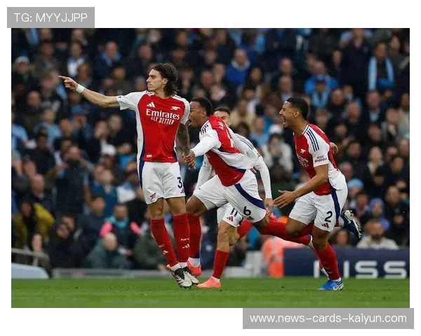 英超曼城角球掀起风暴,门前头球破网